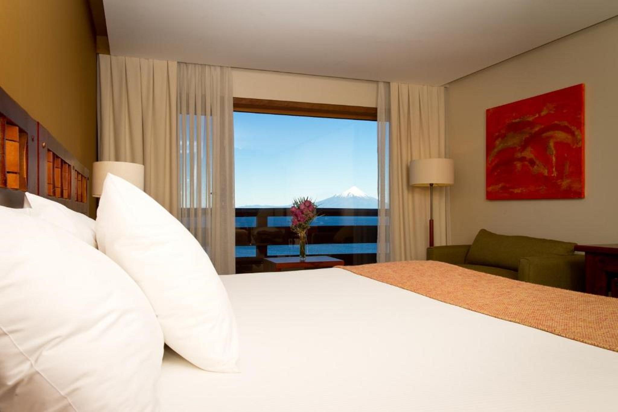 Wyndham Puerto Varas Pettra Εξωτερικό φωτογραφία A room at the hotel