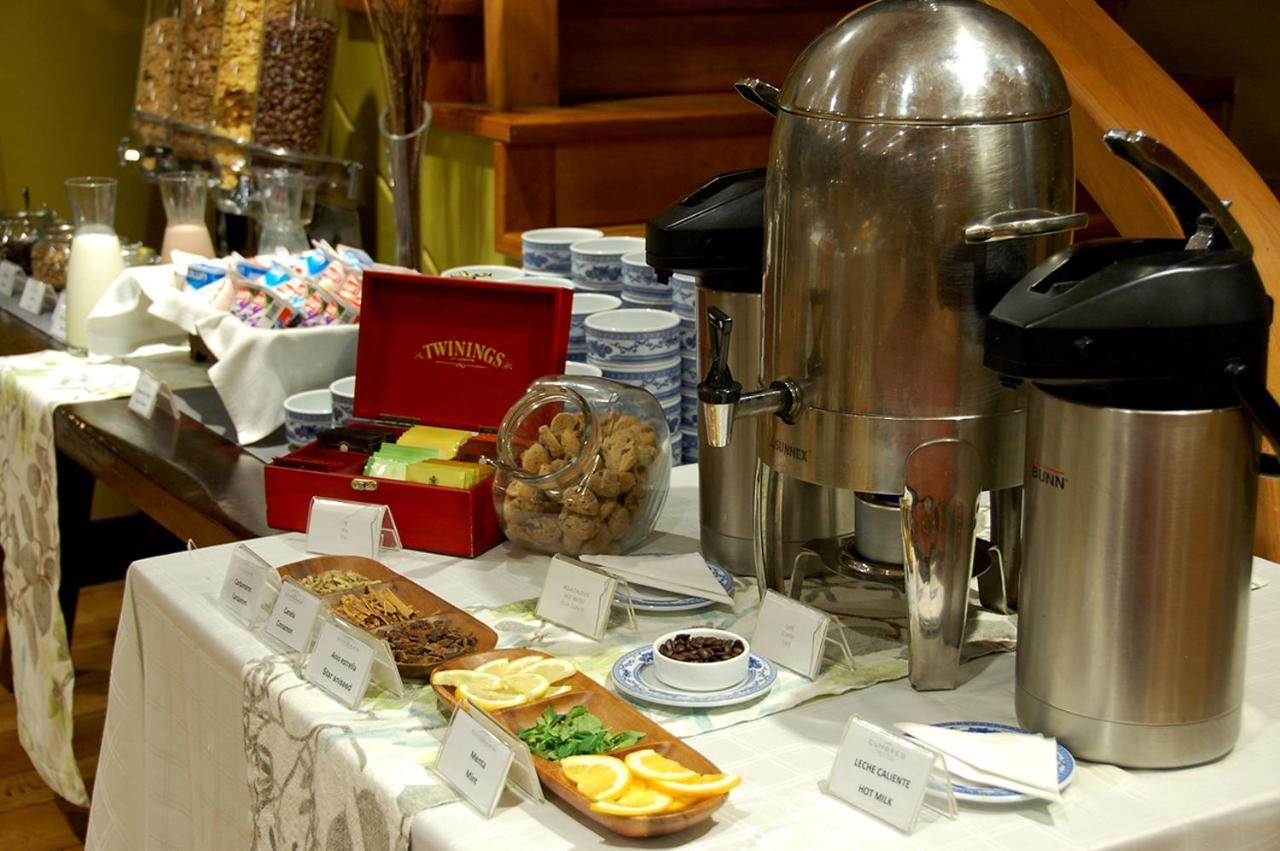 Wyndham Puerto Varas Pettra Εξωτερικό φωτογραφία A coffee break