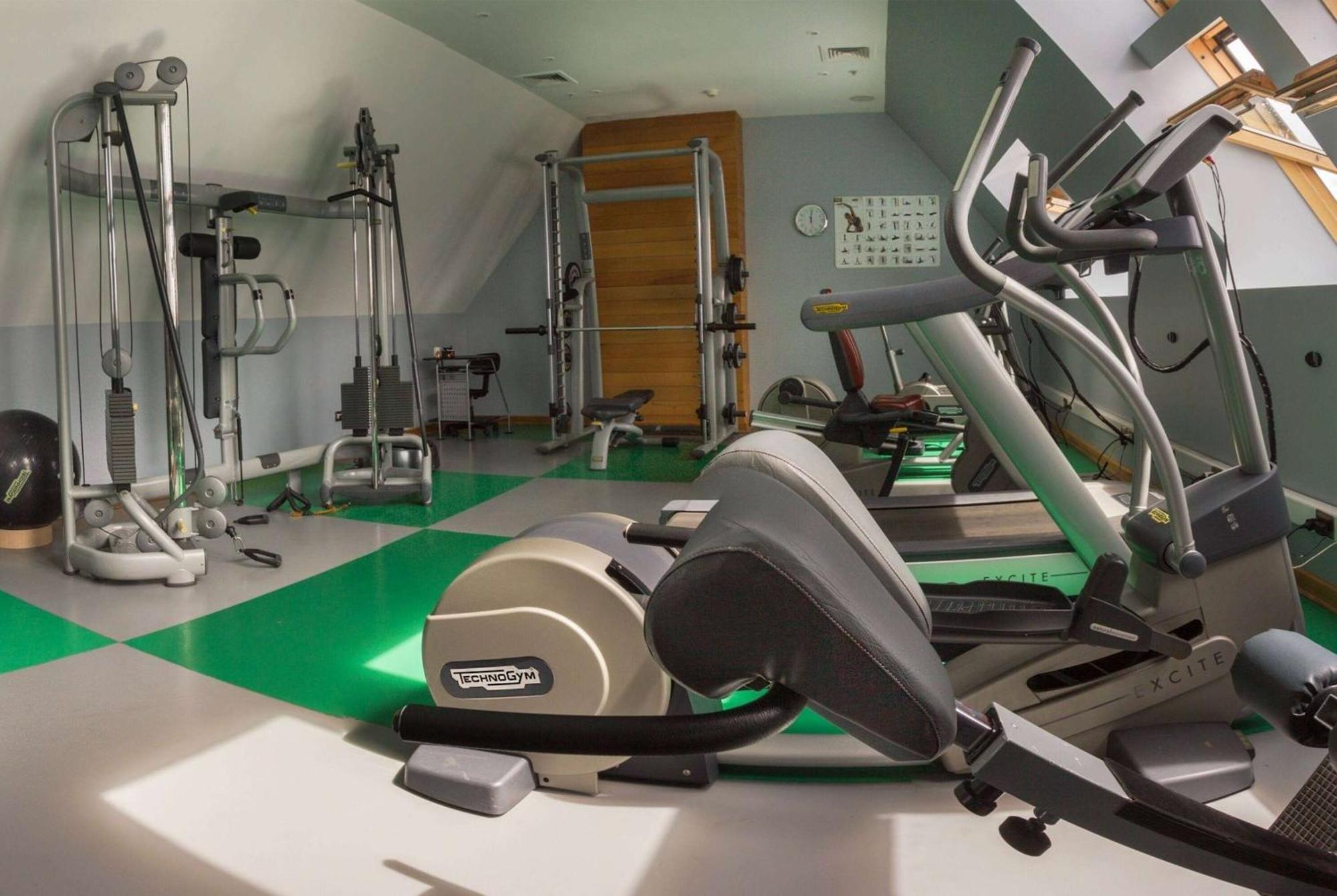 Wyndham Puerto Varas Pettra Εξωτερικό φωτογραφία A gym in the UK